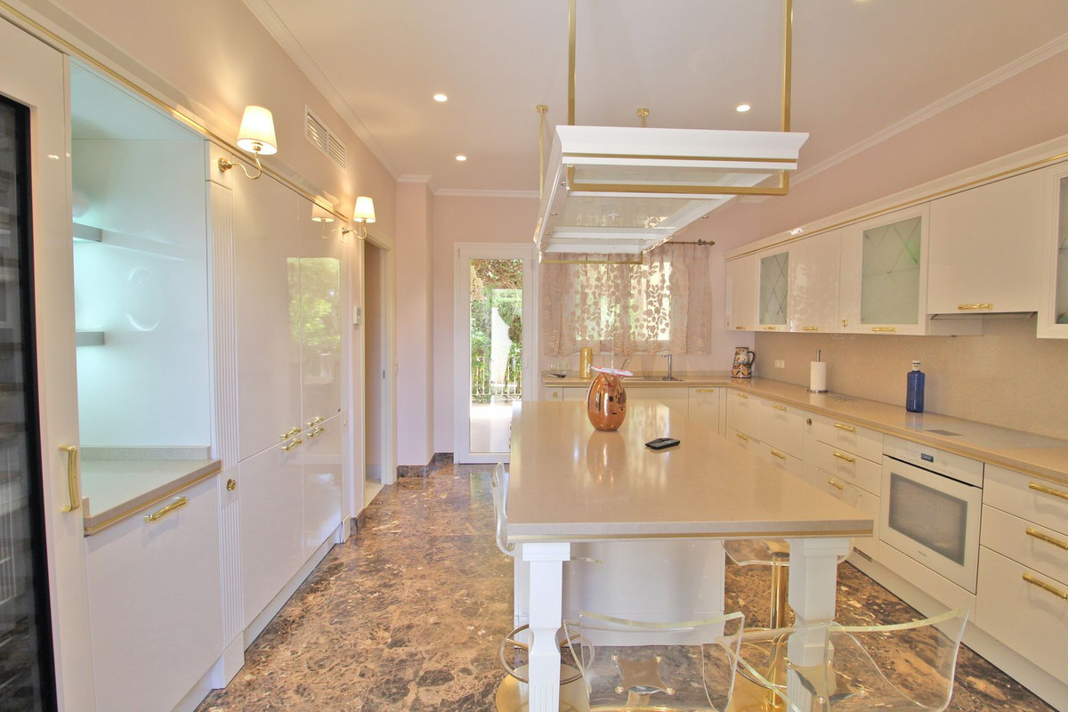 Se vende Villa - Chalet de 7 dormitorios en Costa Del Sol, Málaga, España