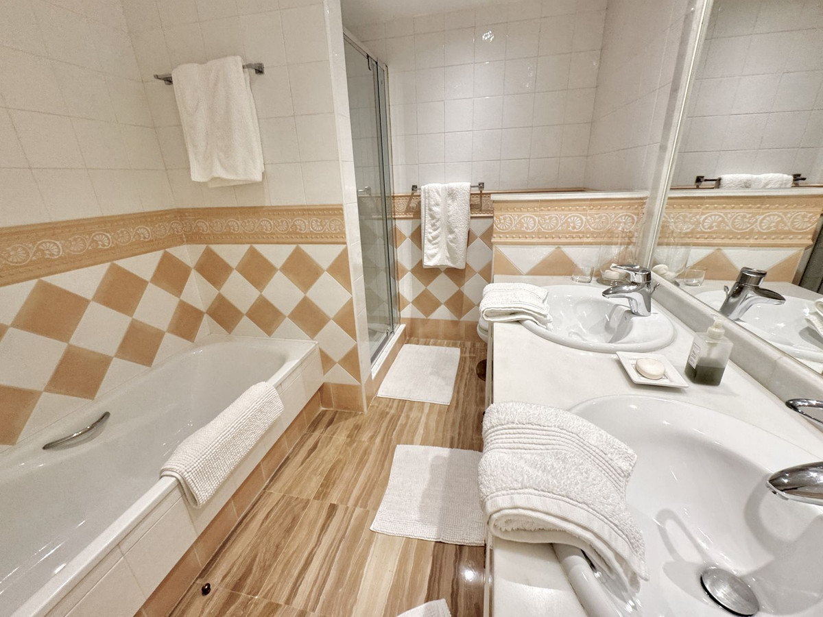 2 Bed Apartment for sale in Elviria Costa Del Sol, Málaga, Spain
