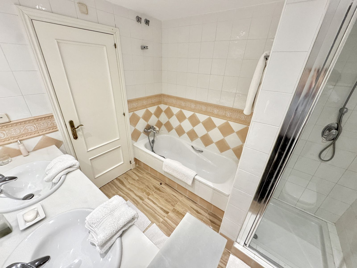2 Bed Apartment for sale in Elviria Costa Del Sol, Málaga, Spain