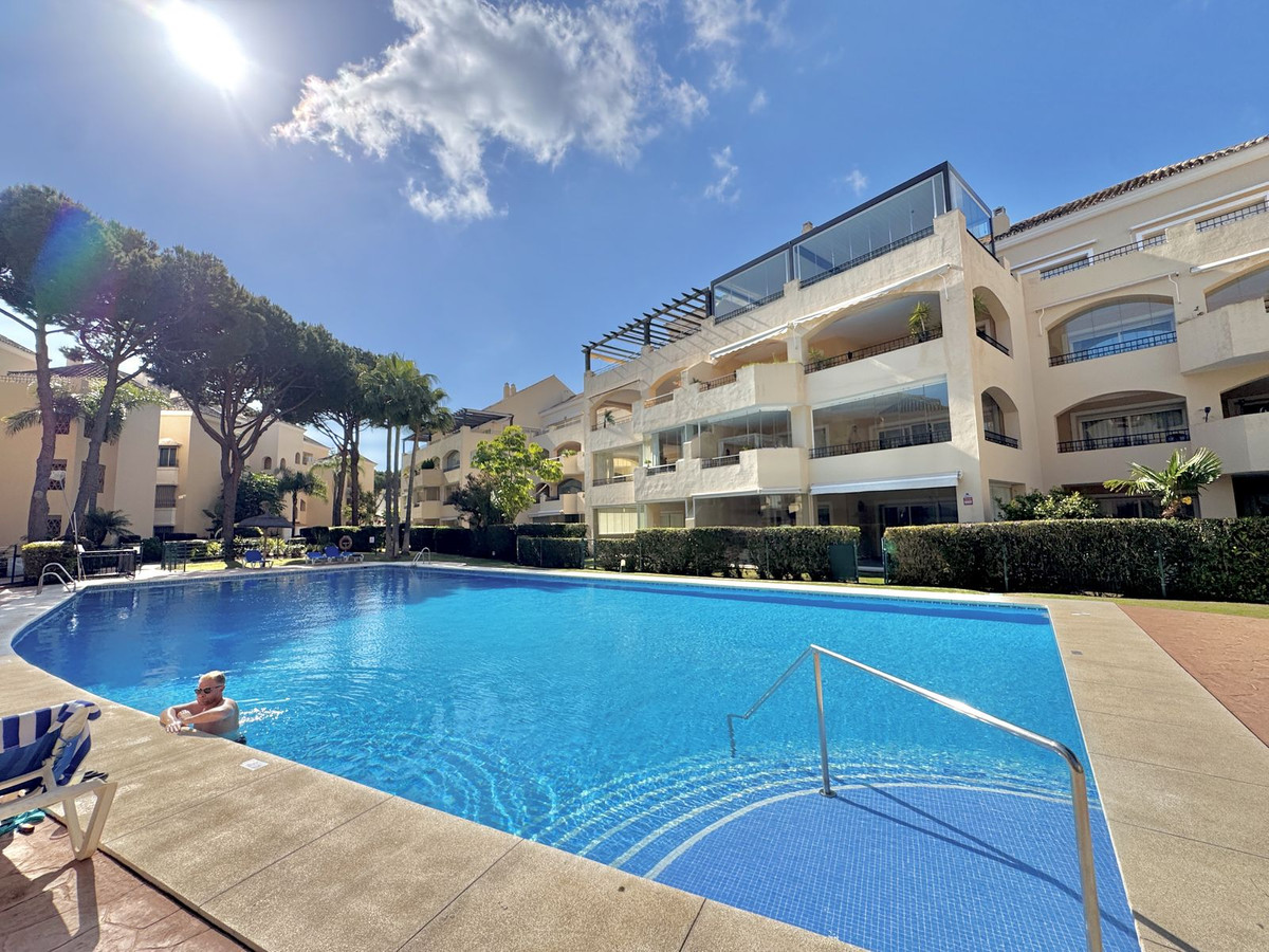 2 Bed Apartment for sale in Elviria Costa Del Sol, Málaga, Spain