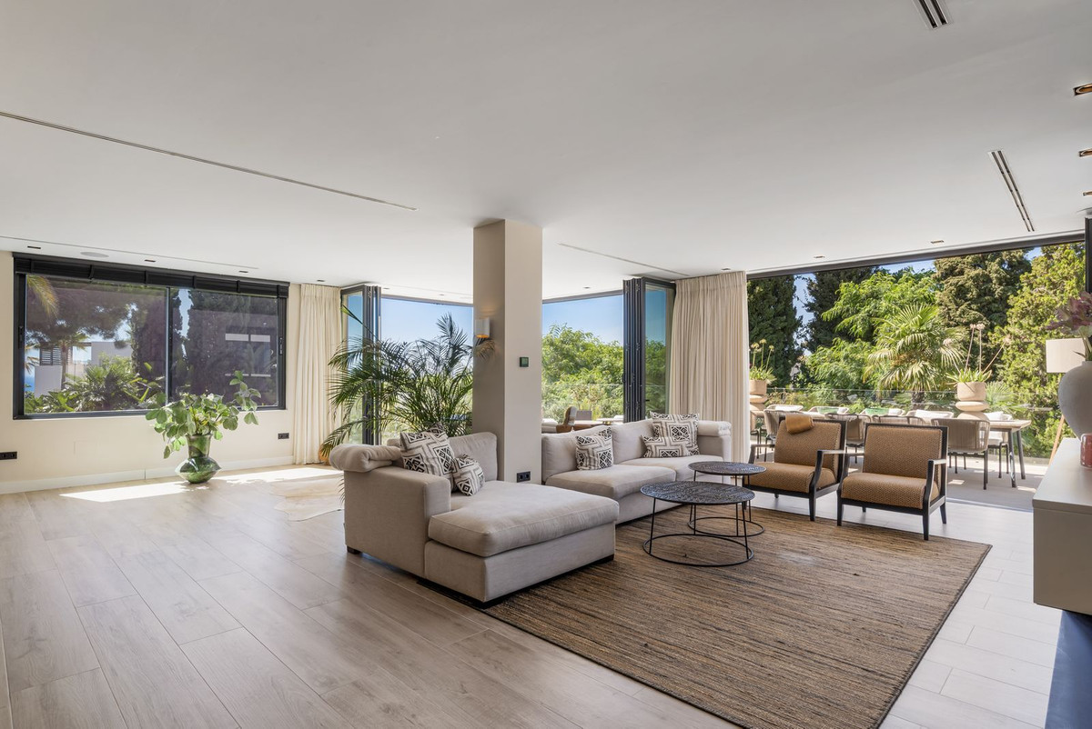 Se vende Villa - Chalet de 4 dormitorios en Costa Del Sol, Málaga, España