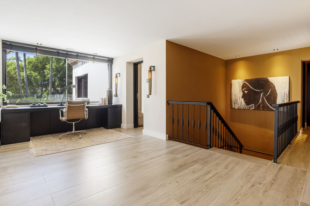 Se vende Villa - Chalet de 4 dormitorios en Costa Del Sol, Málaga, España