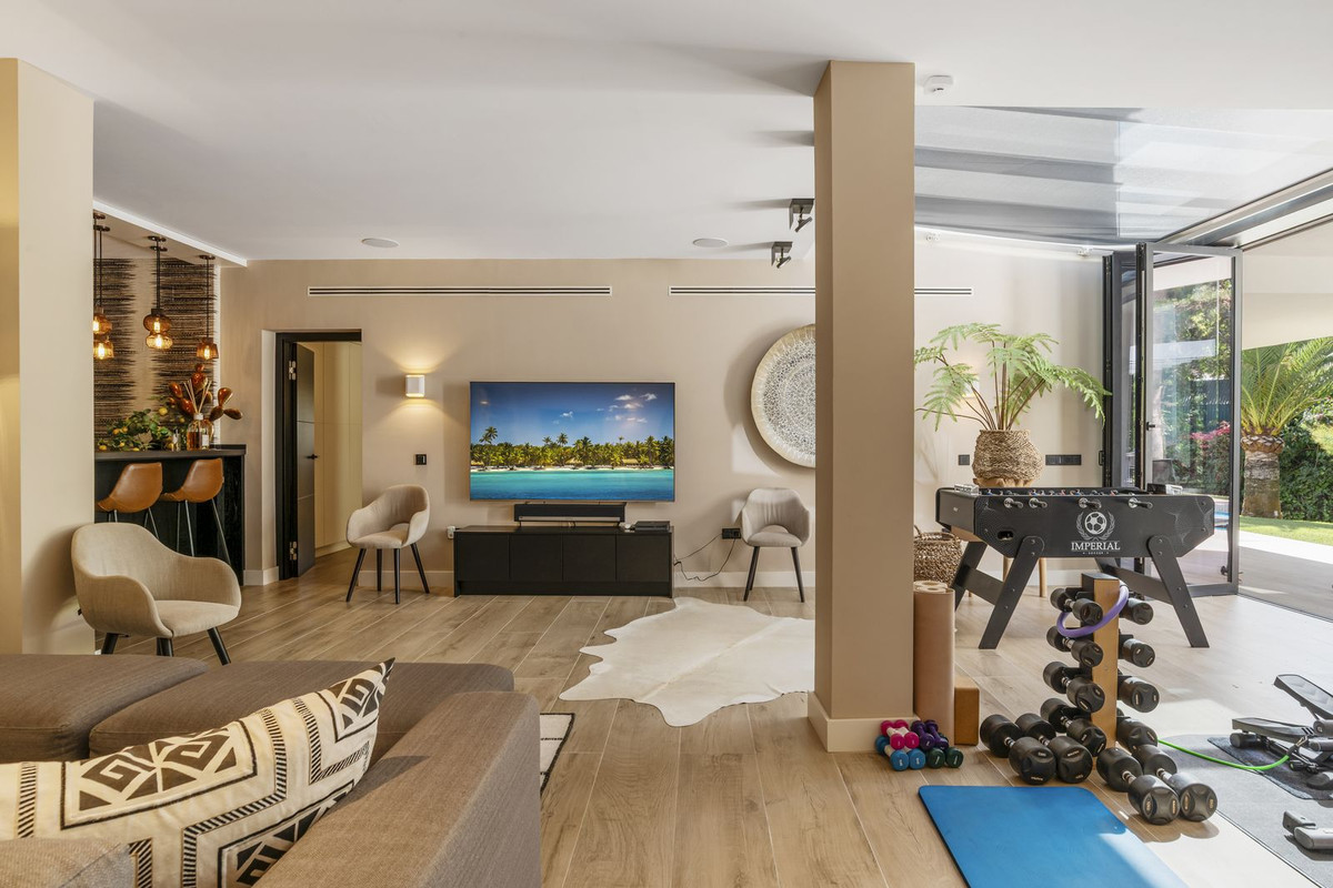Se vende Villa - Chalet de 4 dormitorios en Costa Del Sol, Málaga, España