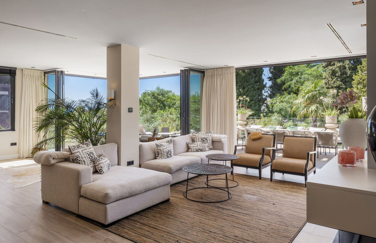 Se vende Villa - Chalet de 4 dormitorios en Costa Del Sol, Málaga, España