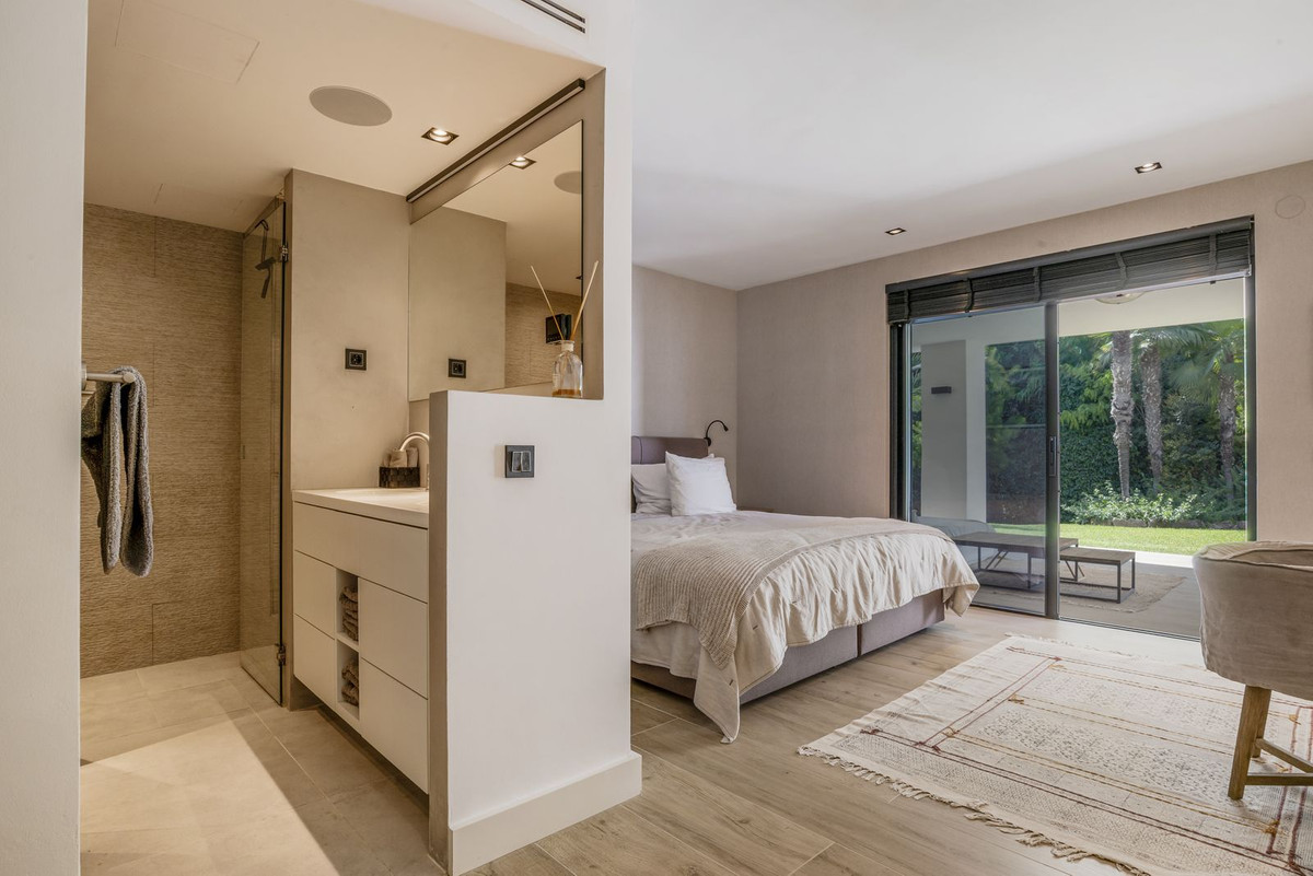 Se vende Villa - Chalet de 4 dormitorios en Costa Del Sol, Málaga, España
