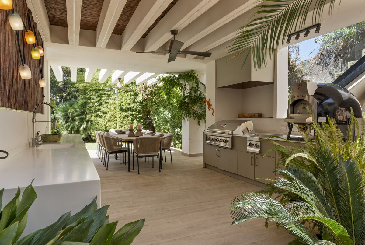 Se vende Villa - Chalet de 4 dormitorios en Costa Del Sol, Málaga, España