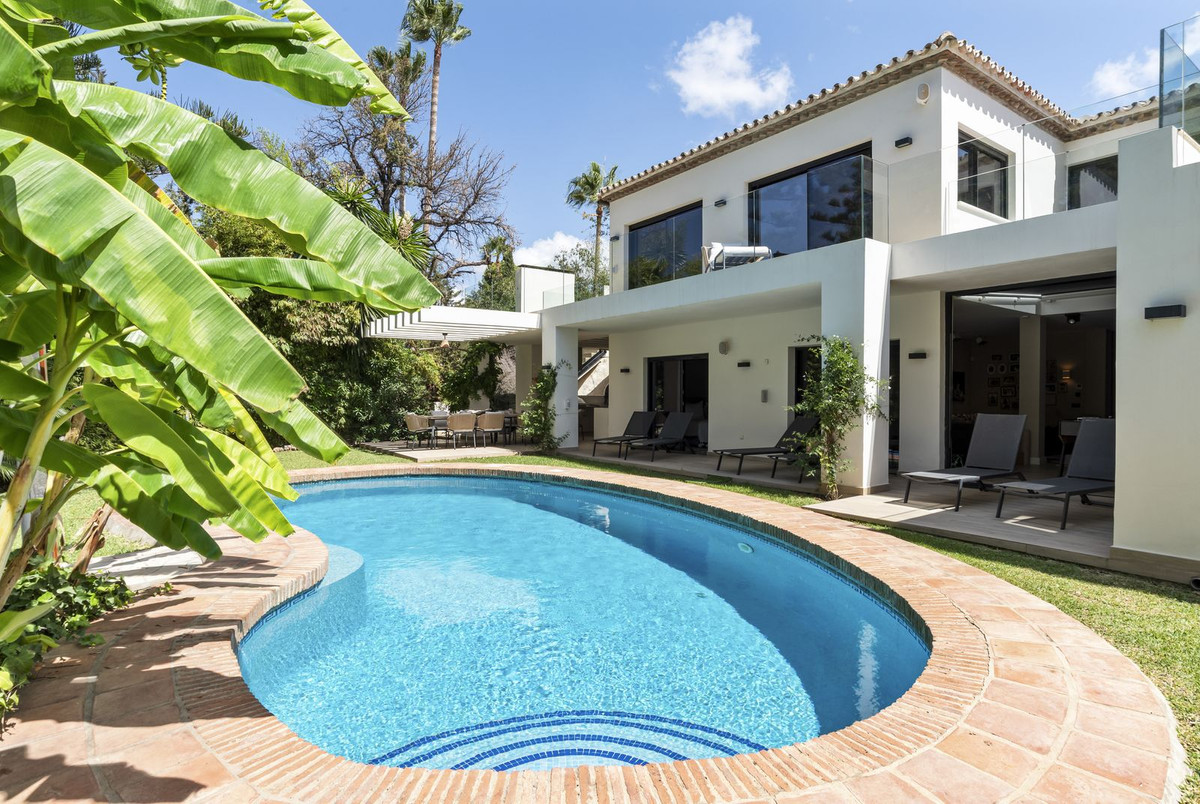 Se vende Villa - Chalet de 4 dormitorios en Costa Del Sol, Málaga, España
