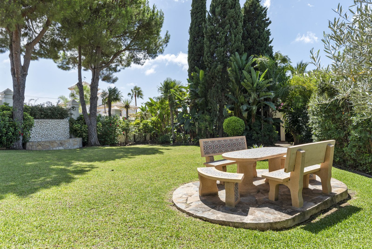 Se vende Villa - Chalet de 4 dormitorios en Costa Del Sol, Málaga, España