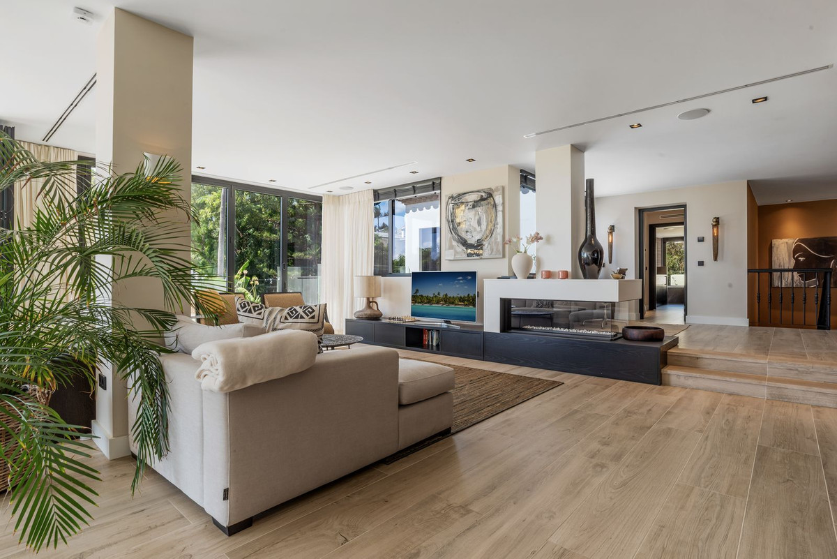 Se vende Villa - Chalet de 4 dormitorios en Costa Del Sol, Málaga, España
