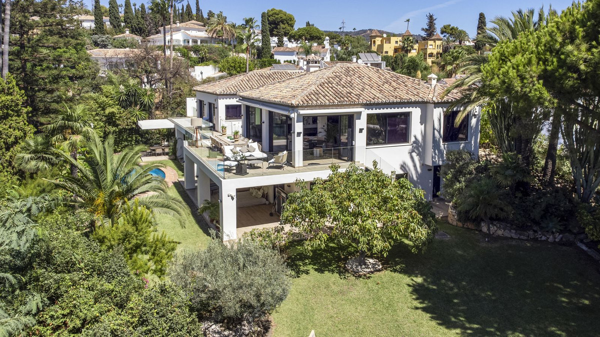 Se vende Villa - Chalet de 4 dormitorios en Costa Del Sol, Málaga, España