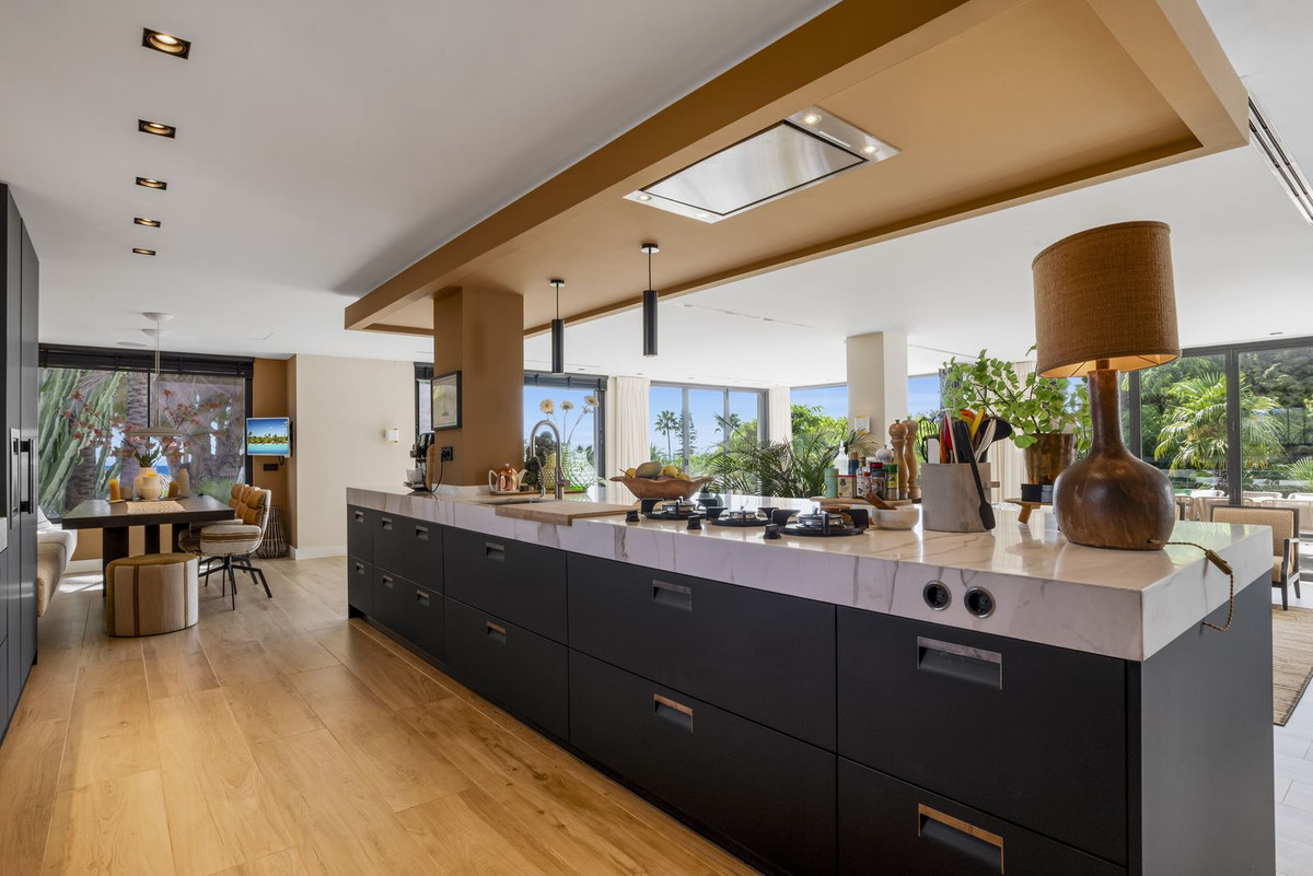 Se vende Villa - Chalet de 4 dormitorios en Costa Del Sol, Málaga, España