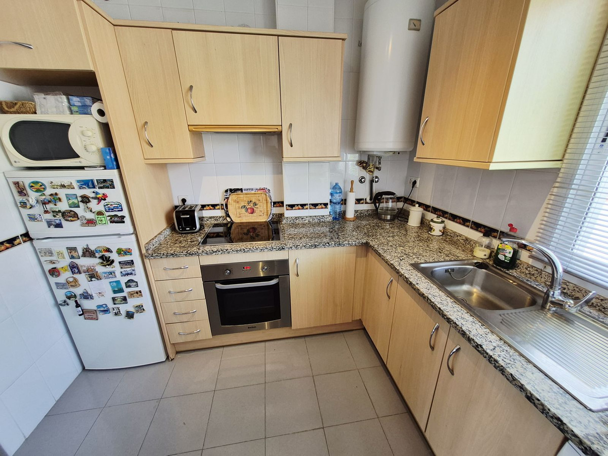 Se vende Apartamento Planta Media de 2 dormitorios en Costa Del Sol, Málaga, España