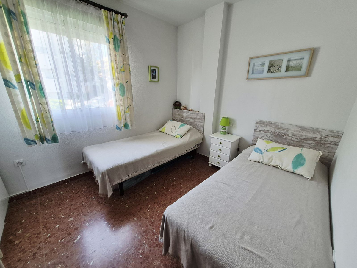 Se vende Apartamento Planta Media de 2 dormitorios en Costa Del Sol, Málaga, España