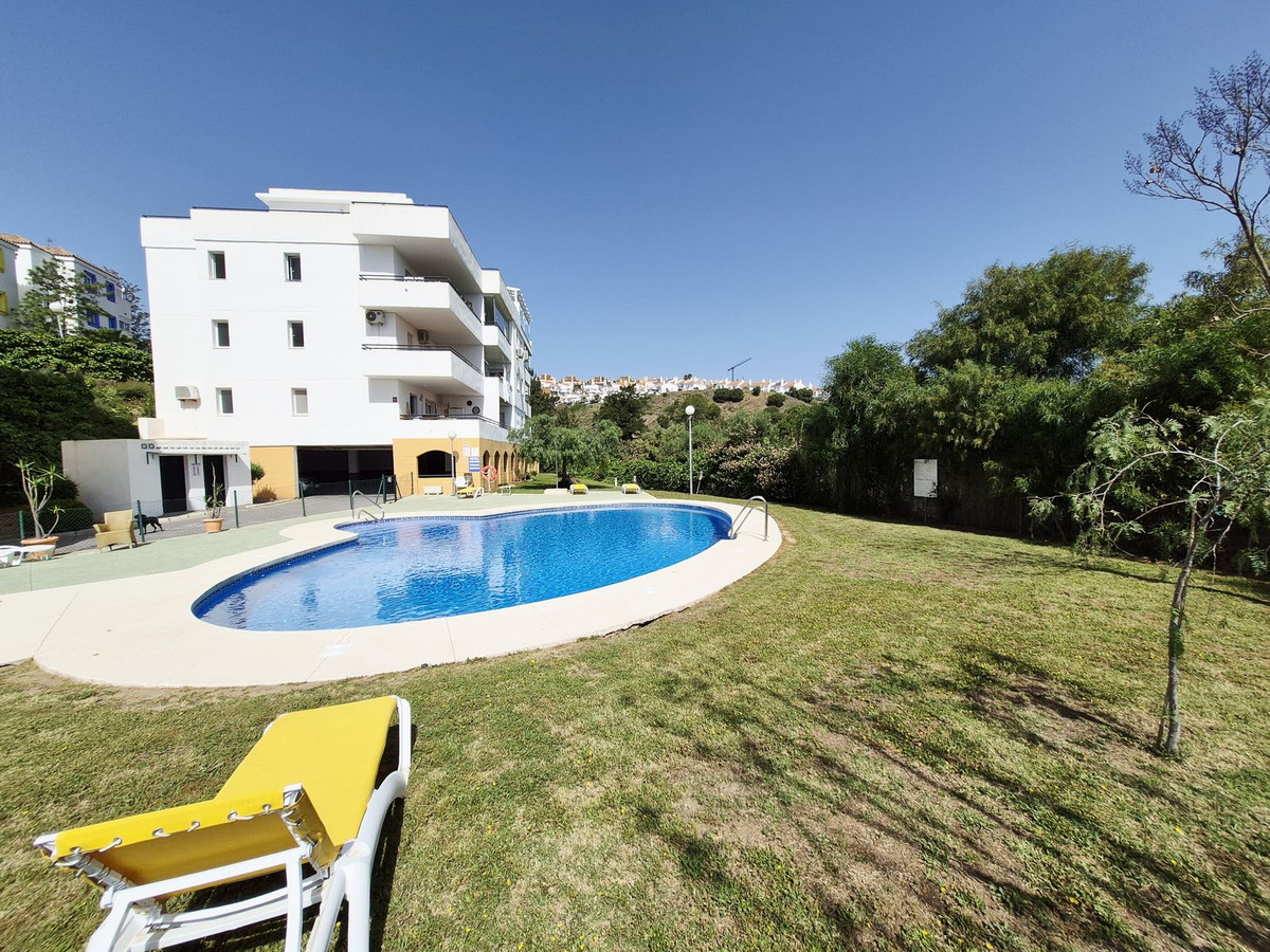 Se vende Apartamento Planta Media de 2 dormitorios en Costa Del Sol, Málaga, España