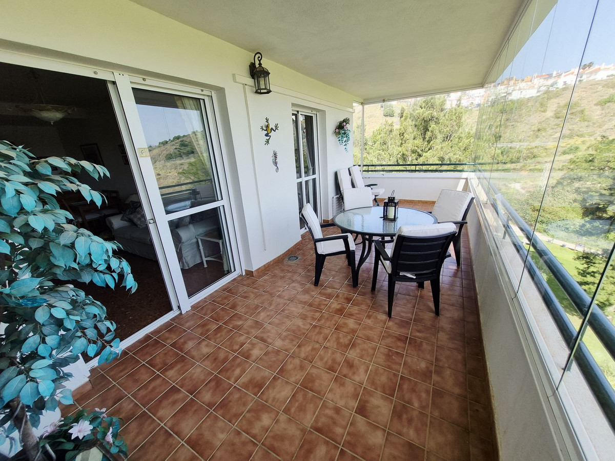 Se vende Apartamento Planta Media de 2 dormitorios en Costa Del Sol, Málaga, España