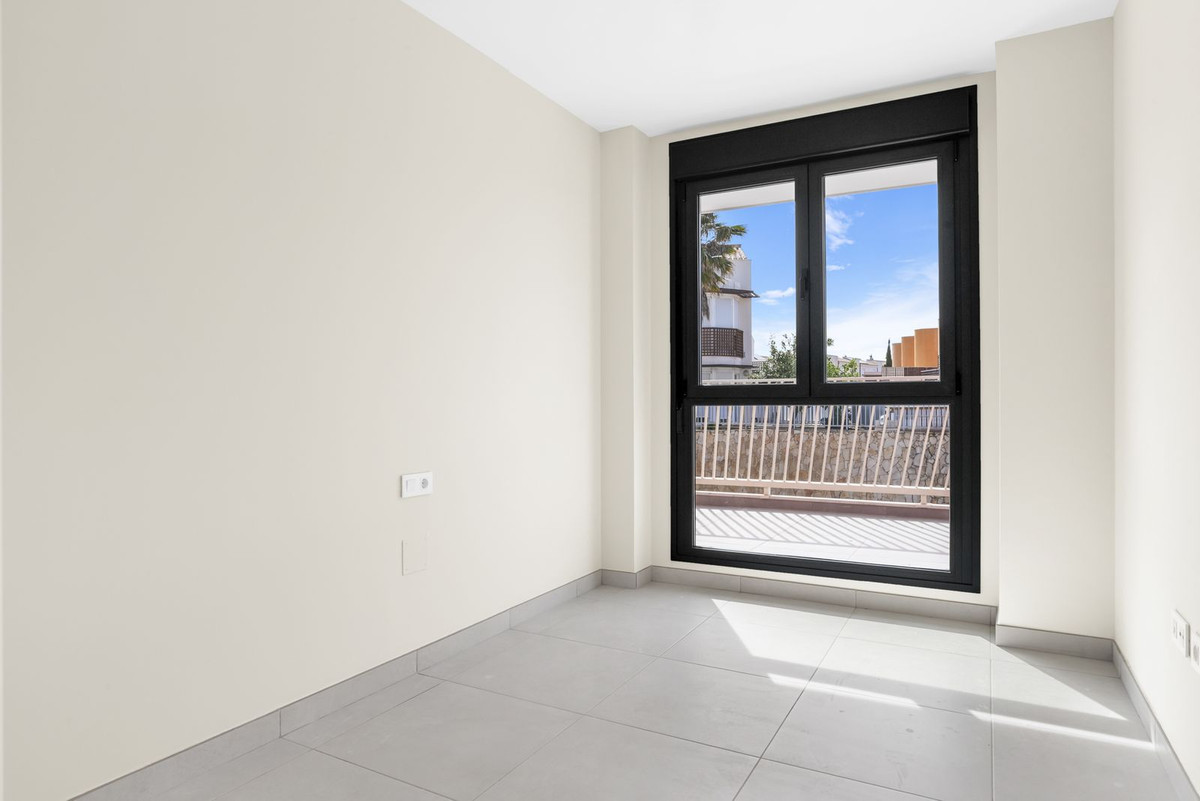 Se vende Apartamento Planta Media de 3 dormitorios en Costa Del Sol, Málaga, España