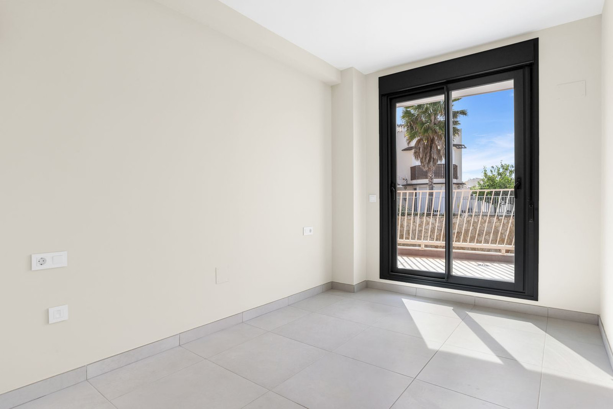 Se vende Apartamento Planta Media de 3 dormitorios en Costa Del Sol, Málaga, España