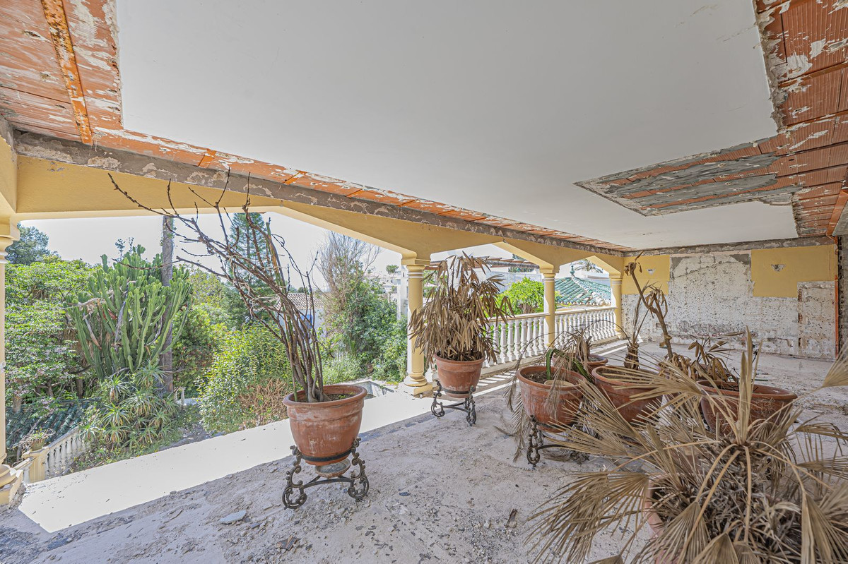 4 Bed Townhouse for sale in Nagüeles Costa Del Sol, Málaga, Spain