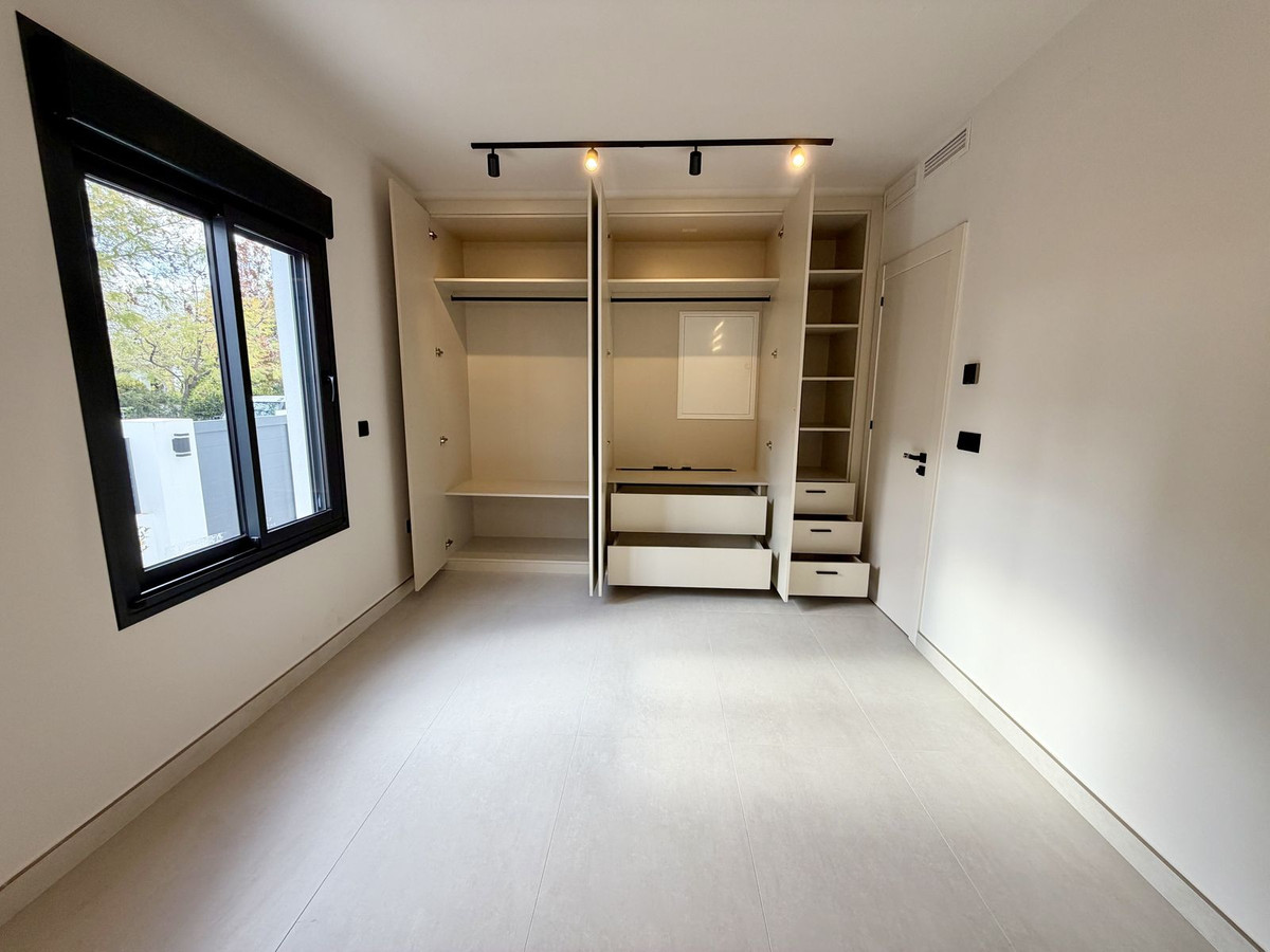 Se vende Villa - Chalet de 5 dormitorios en Costa Del Sol, Málaga, España