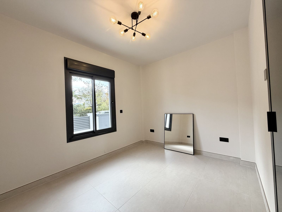 Se vende Villa - Chalet de 5 dormitorios en Costa Del Sol, Málaga, España