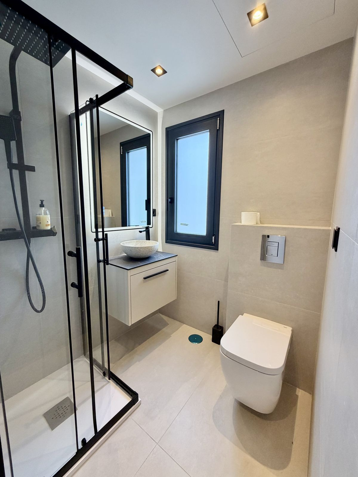 Se vende Villa - Chalet de 5 dormitorios en Costa Del Sol, Málaga, España
