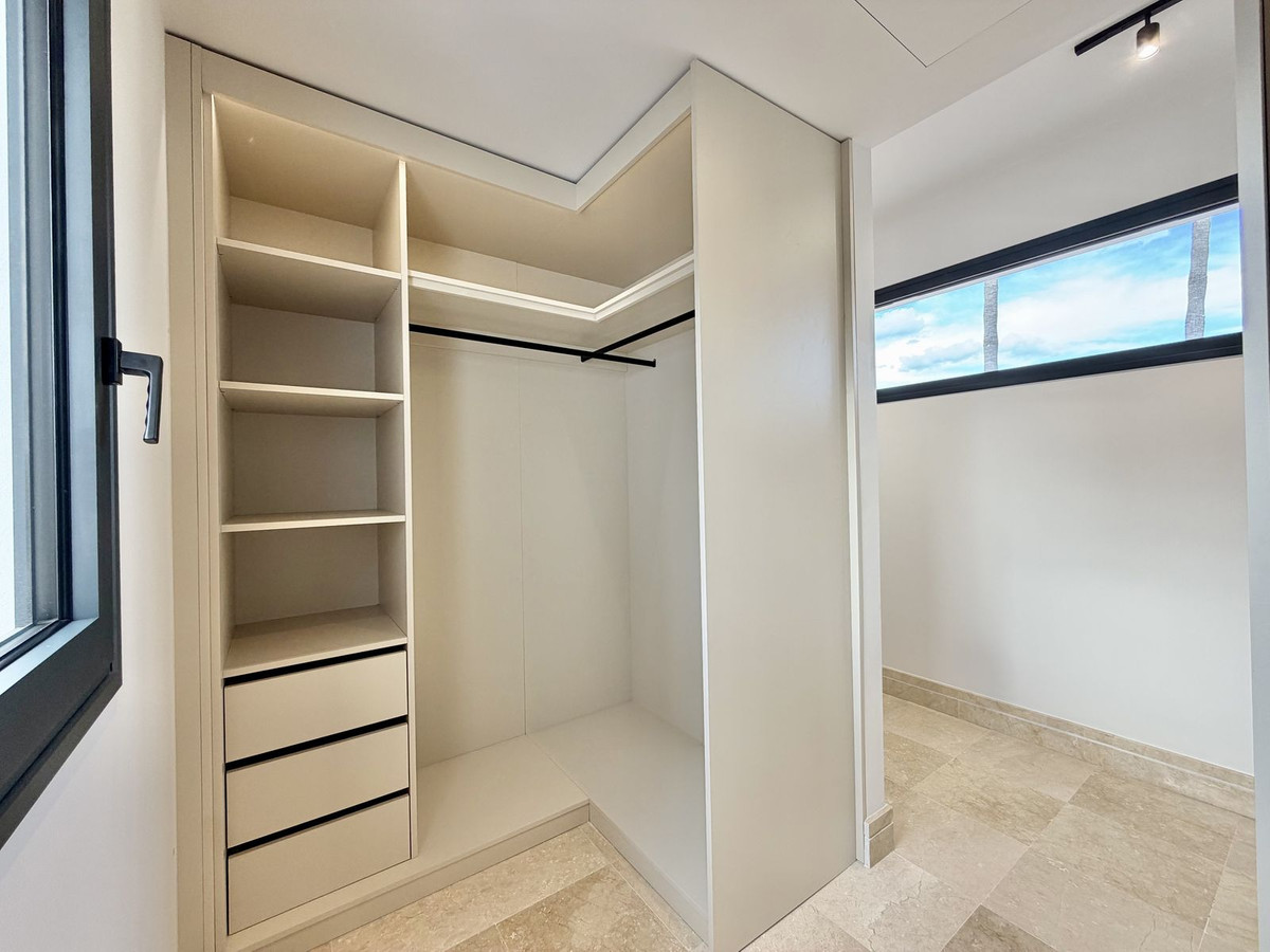 Se vende Villa - Chalet de 5 dormitorios en Costa Del Sol, Málaga, España