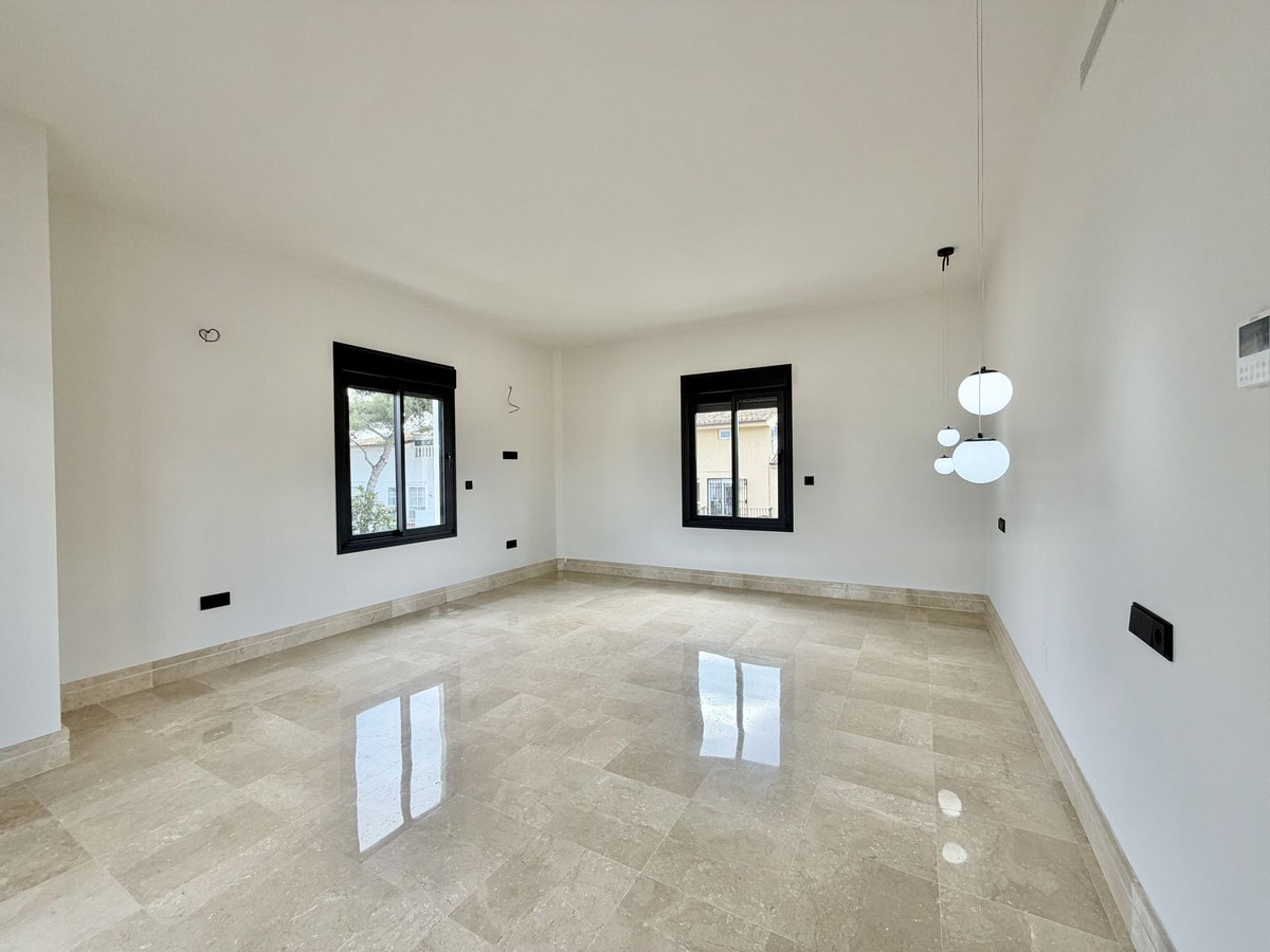 Se vende Villa - Chalet de 5 dormitorios en Costa Del Sol, Málaga, España