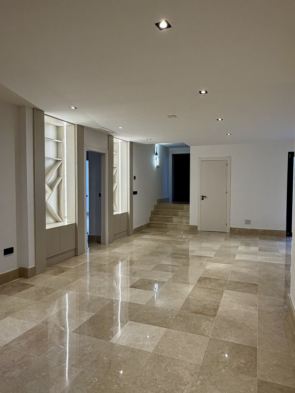 Se vende Villa - Chalet de 5 dormitorios en Costa Del Sol, Málaga, España