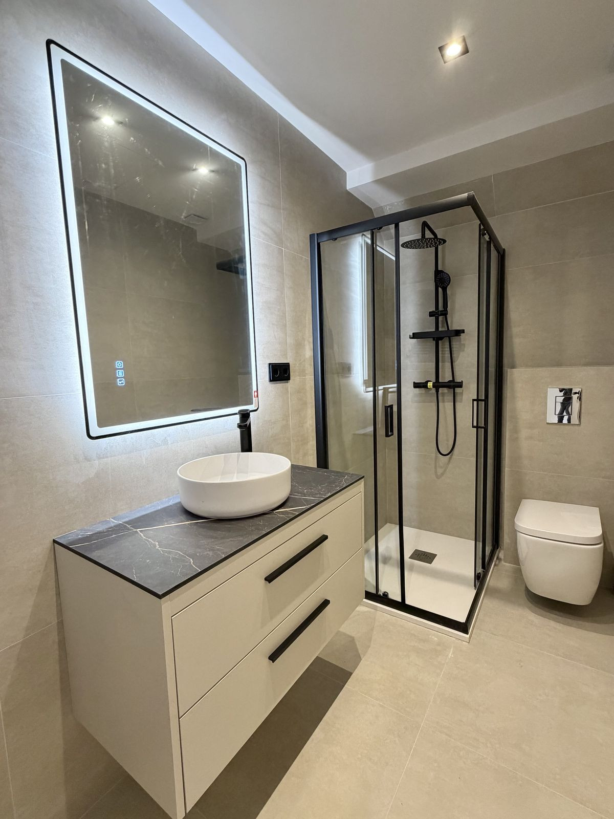 Se vende Villa - Chalet de 5 dormitorios en Costa Del Sol, Málaga, España