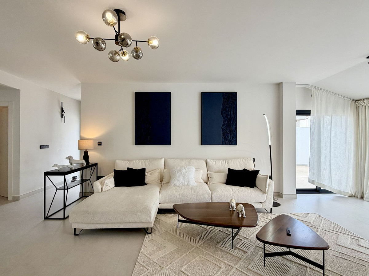 Se vende Villa - Chalet de 5 dormitorios en Costa Del Sol, Málaga, España