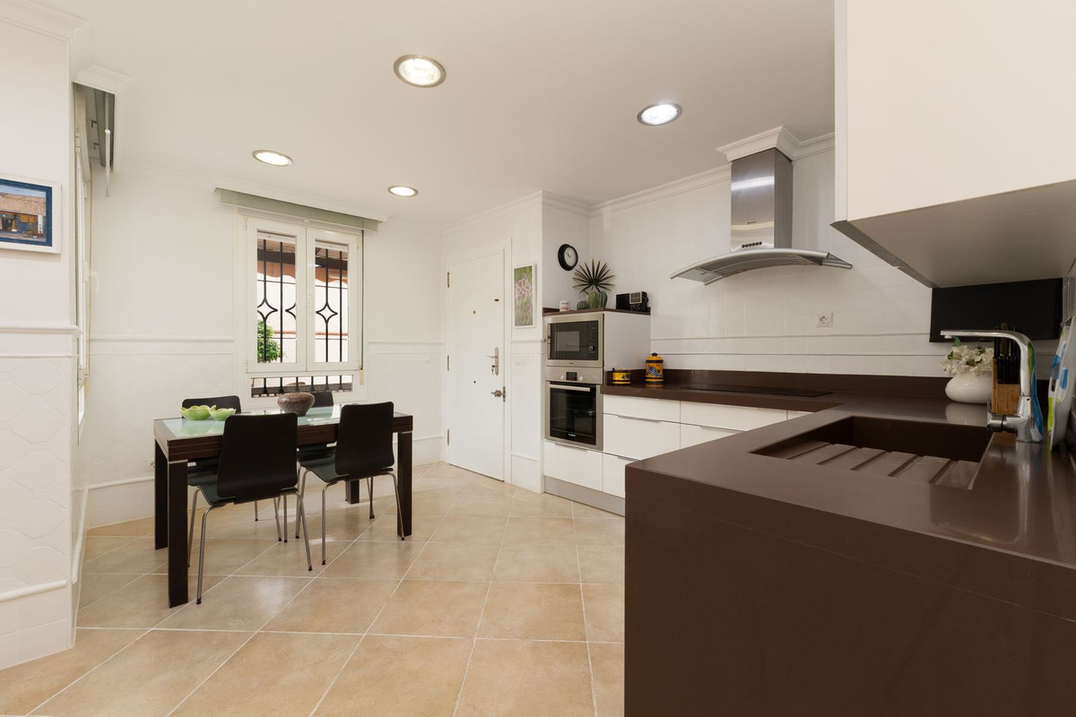 4 Bed Townhouse for sale in Málaga Costa Del Sol, Málaga, Spain