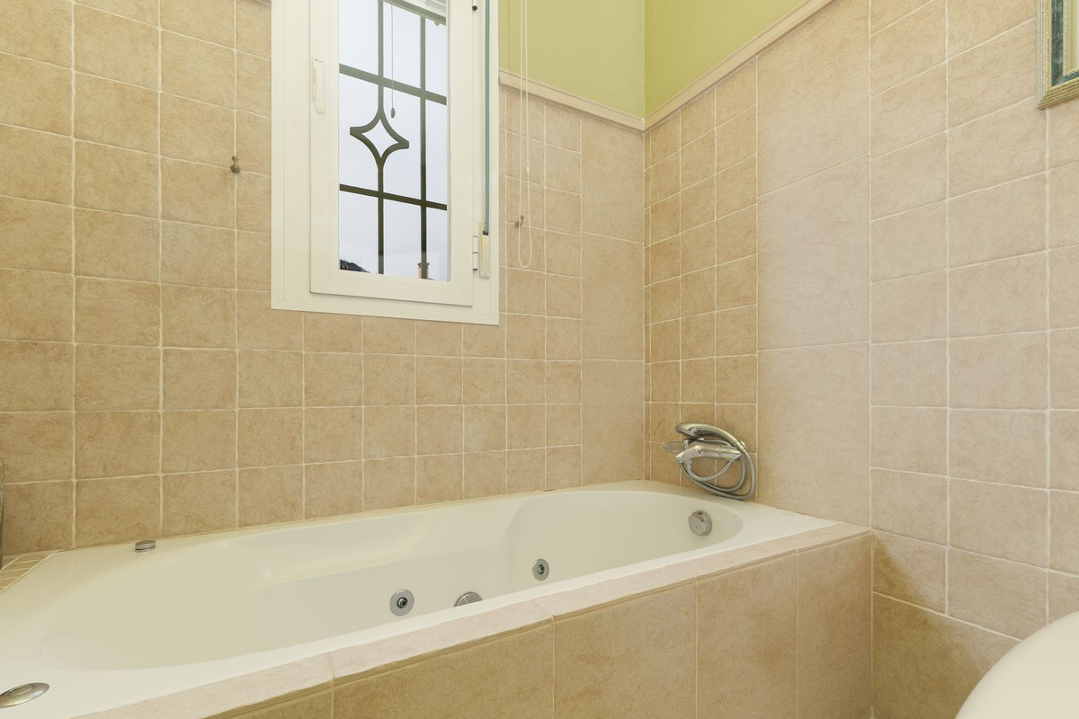4 Bed Townhouse for sale in Málaga Costa Del Sol, Málaga, Spain