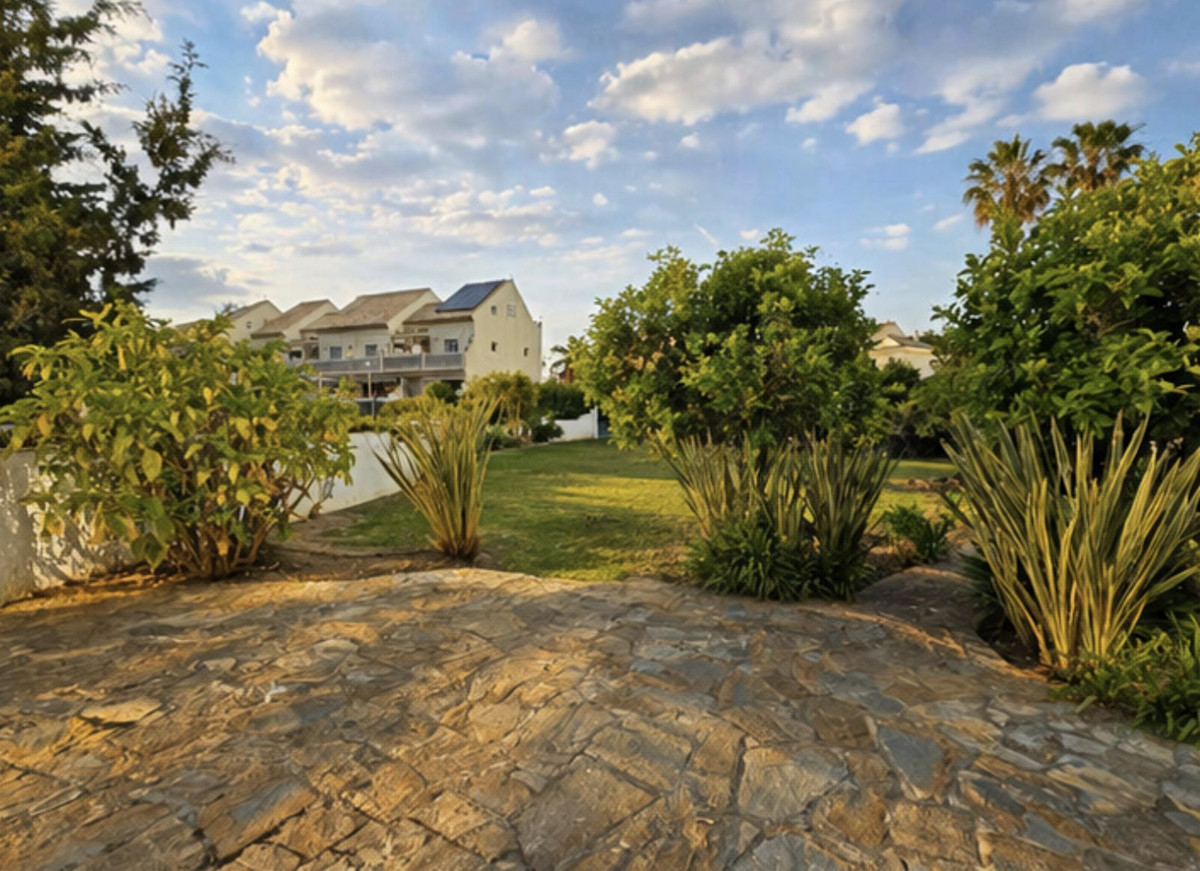 Plots for sale in La Duquesa Costa Del Sol, Málaga, Spain