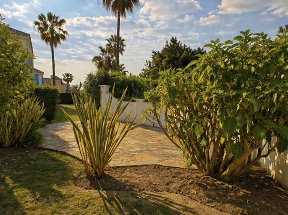 Plots for sale in La Duquesa Costa Del Sol, Málaga, Spain
