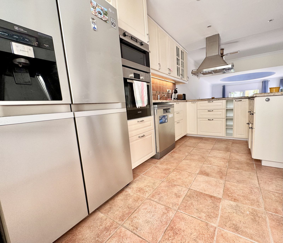 2 Bed Townhouse for sale in Nueva Andalucía Costa Del Sol, Málaga, Spain