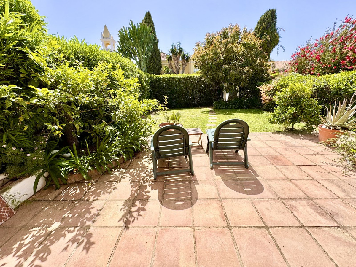 2 Bed Townhouse for sale in Nueva Andalucía Costa Del Sol, Málaga, Spain