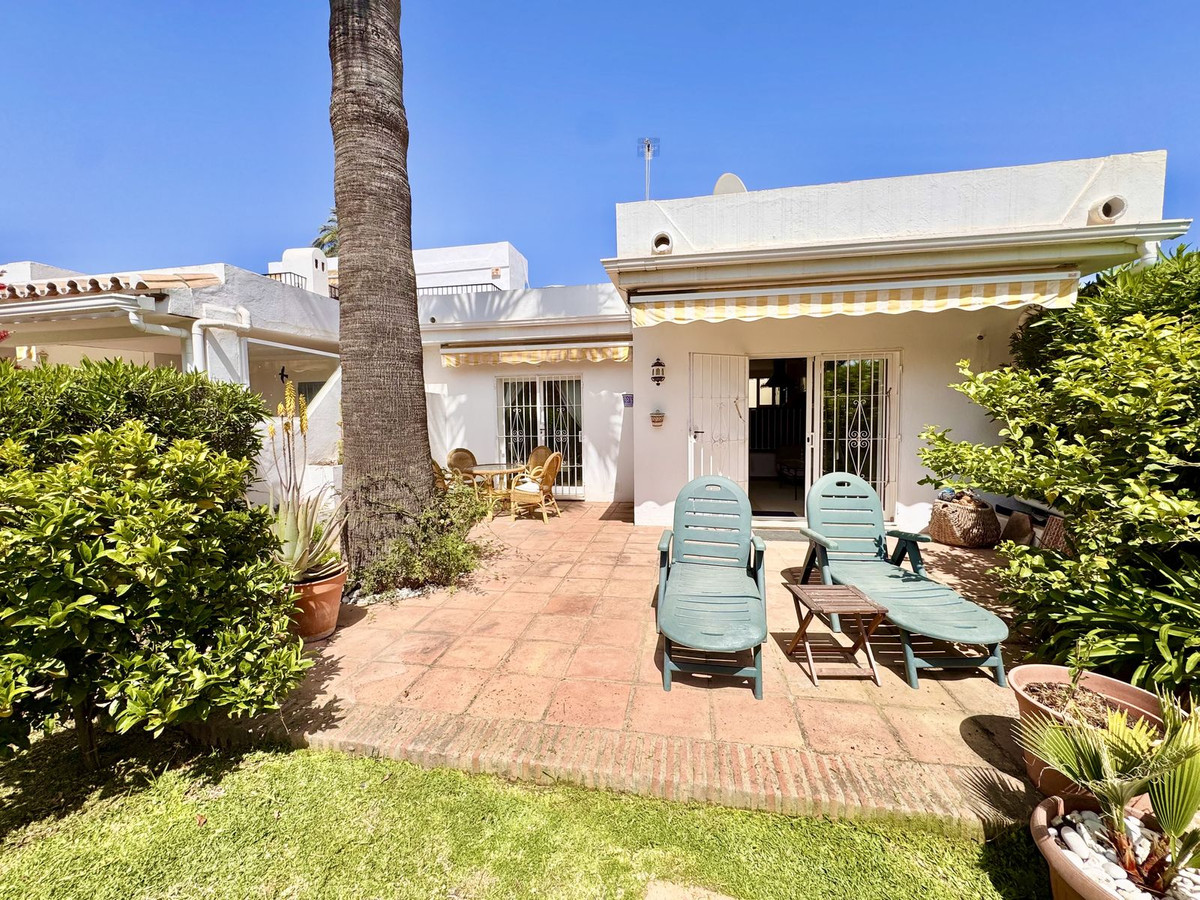 2 Bed Townhouse for sale in Nueva Andalucía Costa Del Sol, Málaga, Spain