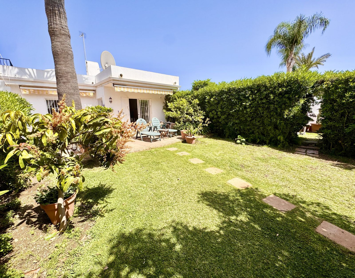 2 Bed Townhouse for sale in Nueva Andalucía Costa Del Sol, Málaga, Spain