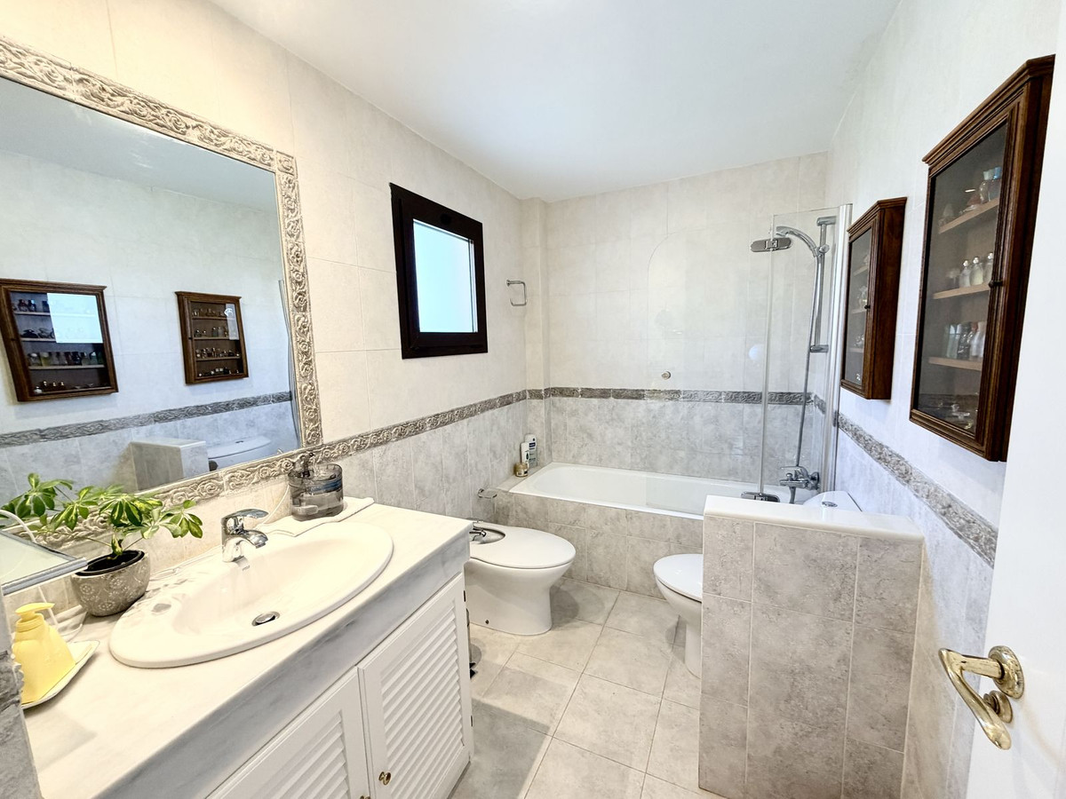 4 Bed Apartment for sale in Hacienda Del Sol Costa Del Sol, Málaga, Spain