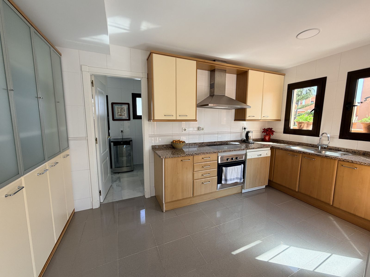 4 Bed Apartment for sale in Hacienda Del Sol Costa Del Sol, Málaga, Spain
