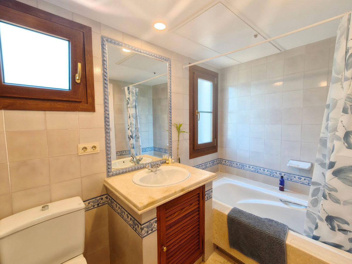 Se vende Adosada de 3 dormitorios en Costa Del Sol, Cadiz, España