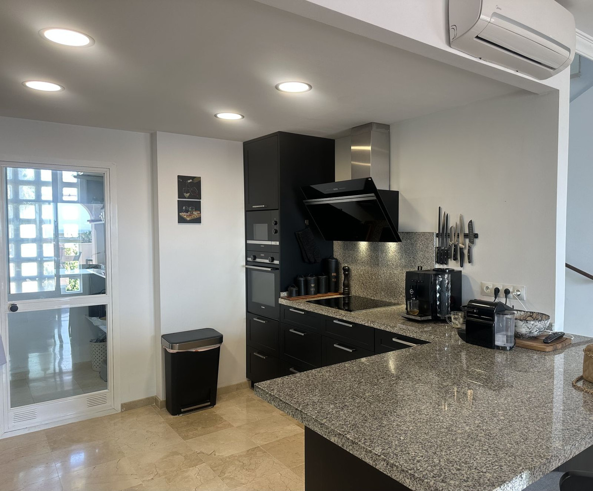 3 Bed Apartment for sale in Elviria Costa Del Sol, Málaga, Spain