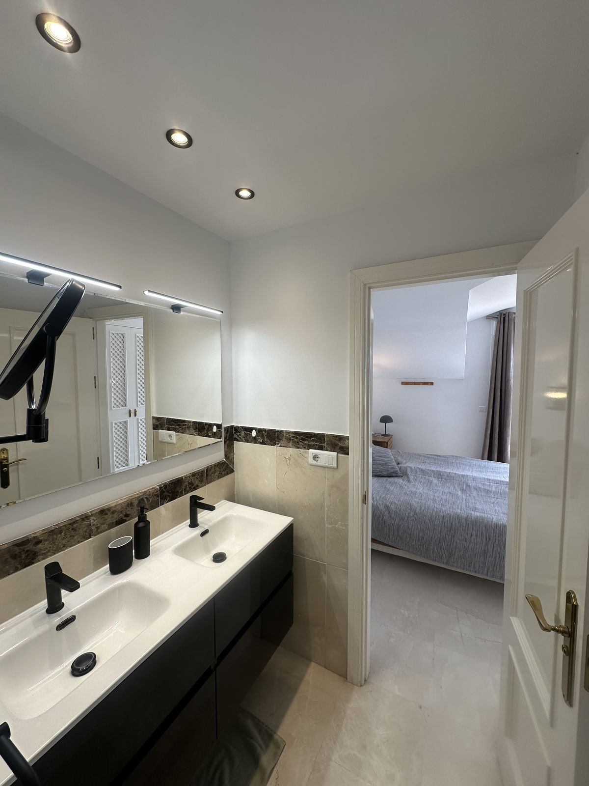 3 Bed Apartment for sale in Elviria Costa Del Sol, Málaga, Spain