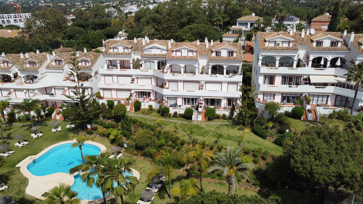 3 Bed Apartment for sale in Elviria Costa Del Sol, Málaga, Spain
