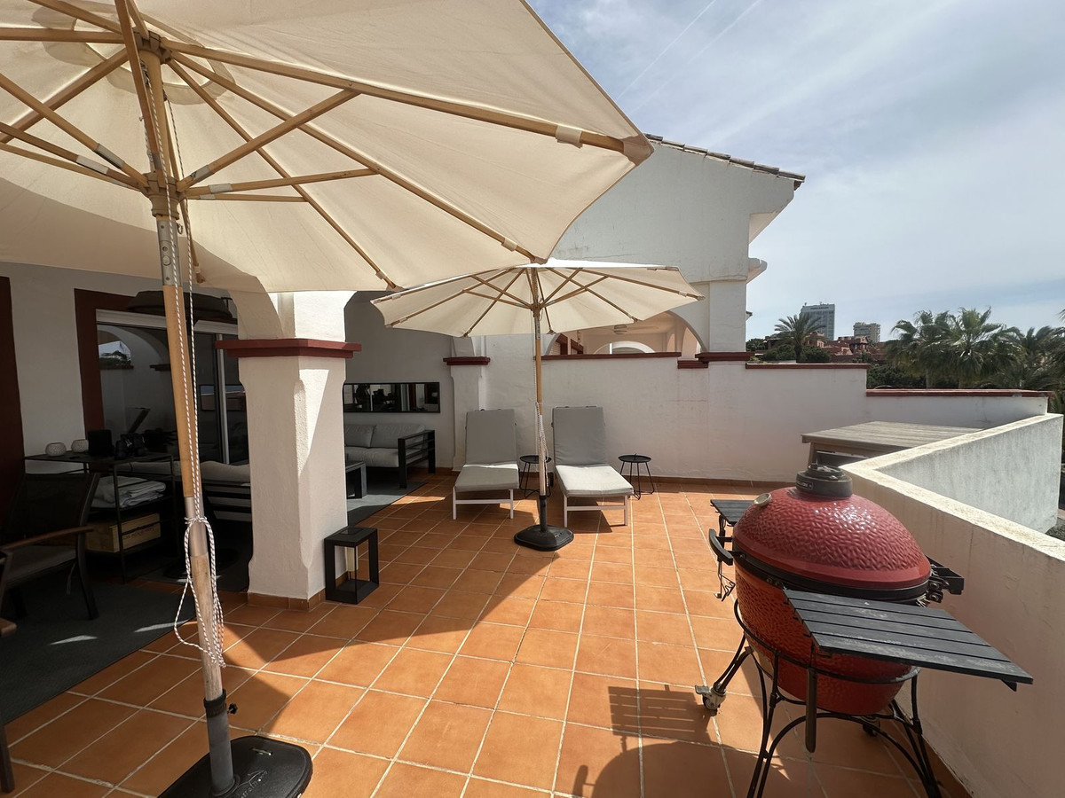 3 Bed Apartment for sale in Elviria Costa Del Sol, Málaga, Spain