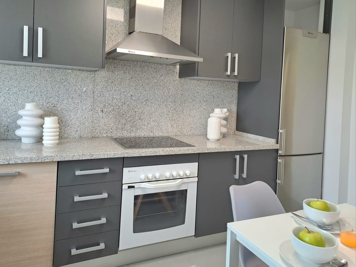 Se vende Apartamento Planta Media de 2 dormitorios en Costa Del Sol, Málaga, España