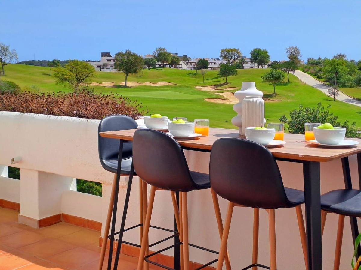 Se vende Apartamento Planta Media de 2 dormitorios en Costa Del Sol, Málaga, España