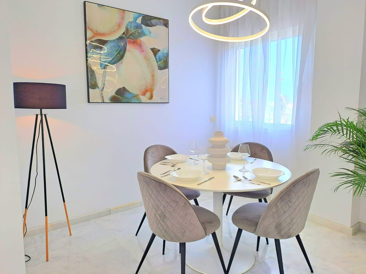 Se vende Apartamento Planta Media de 2 dormitorios en Costa Del Sol, Málaga, España