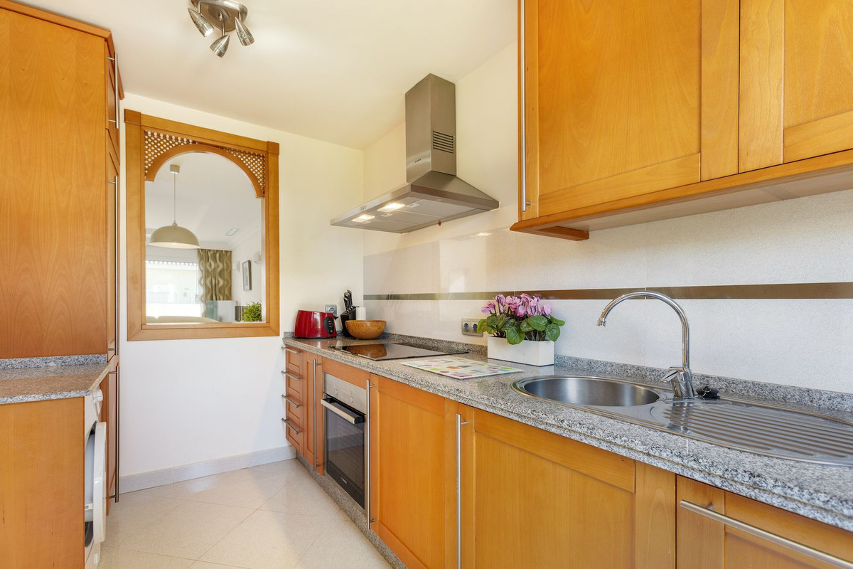 Se vende Apartamento Planta Media de 2 dormitorios en Costa Del Sol, Málaga, España