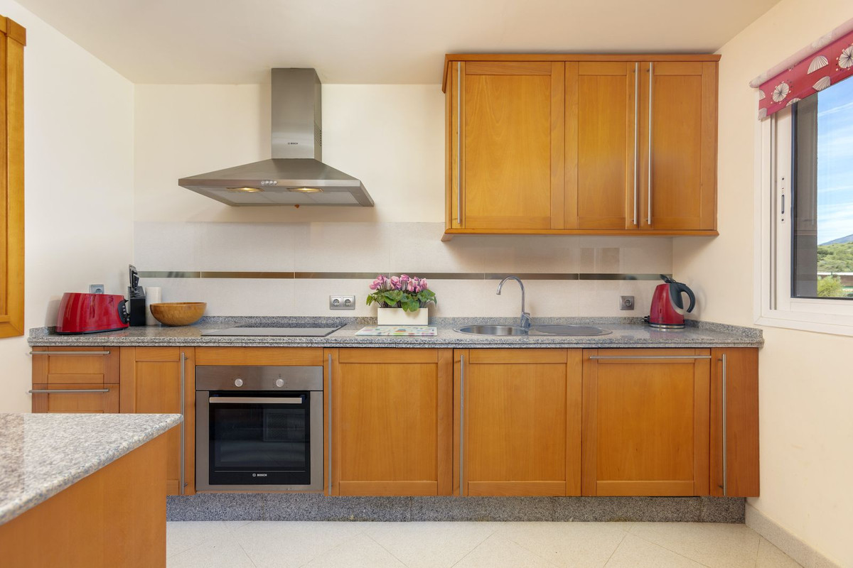 Se vende Apartamento Planta Media de 2 dormitorios en Costa Del Sol, Málaga, España